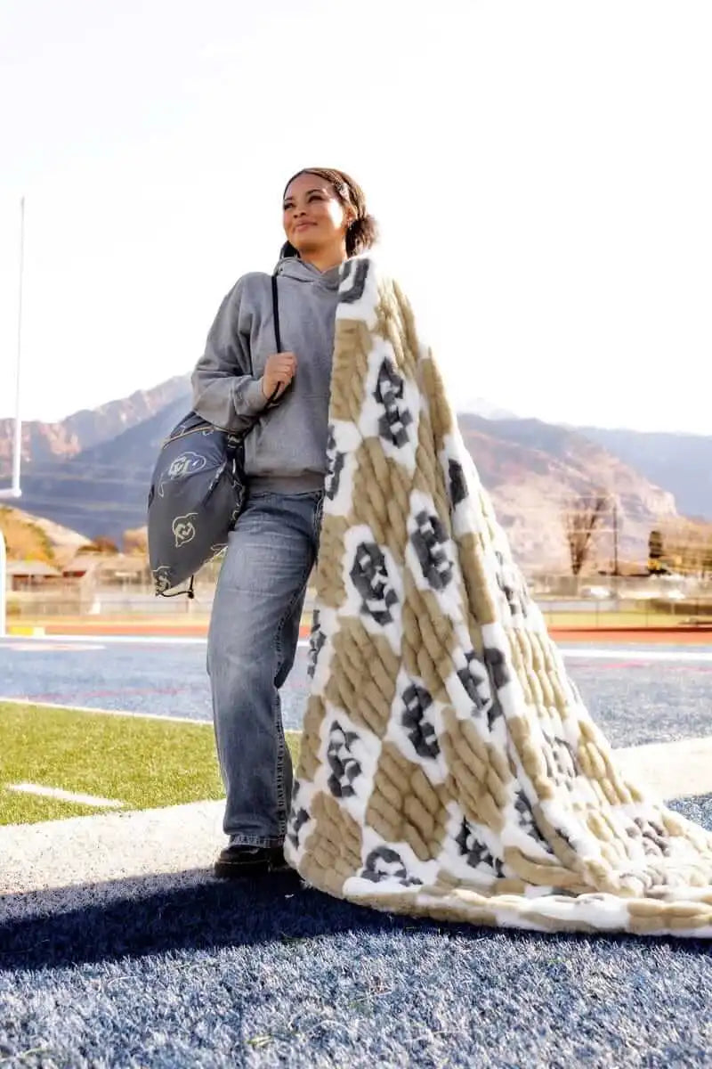 Colorado Buffaloes Blanket - Hugs