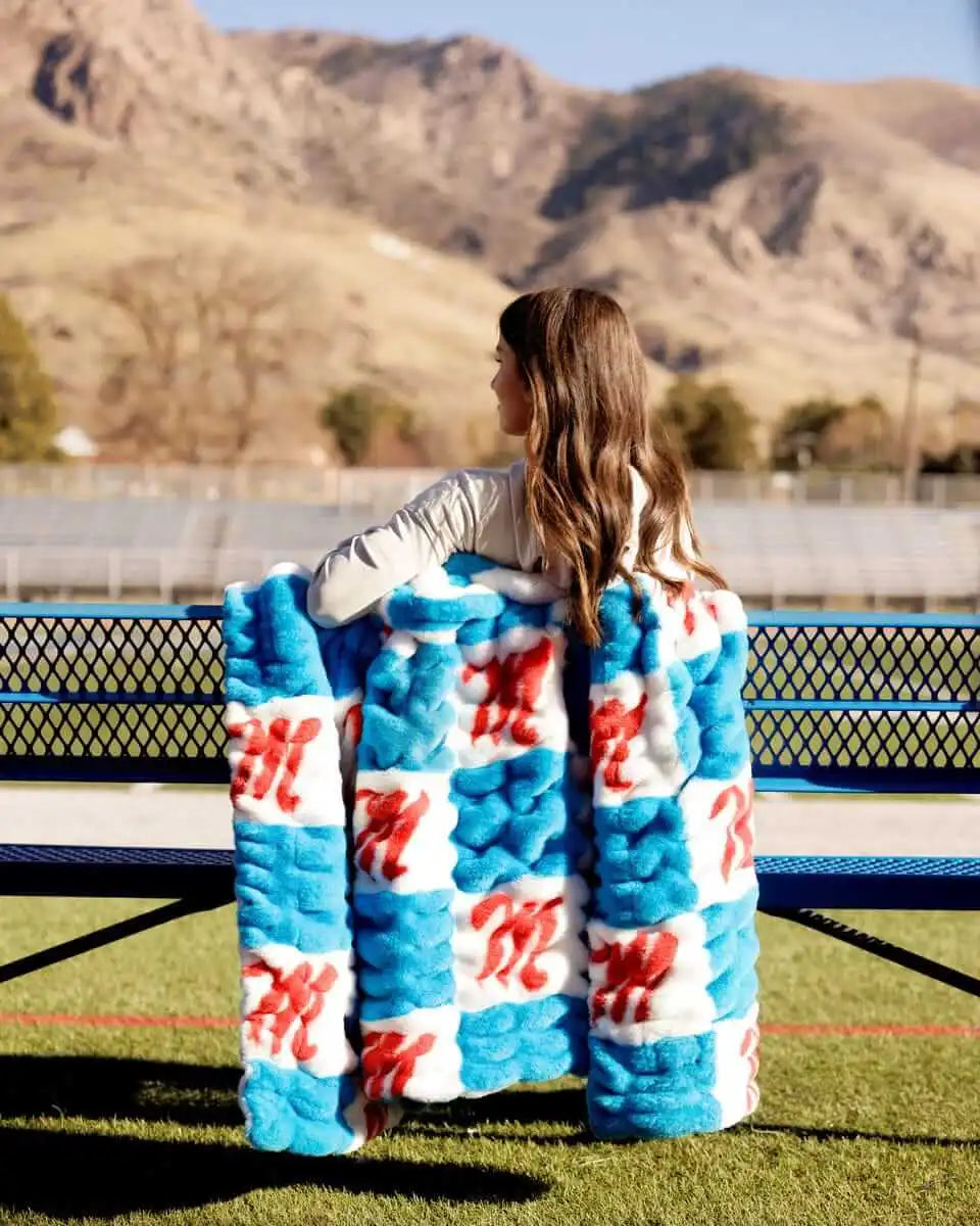 Ole Miss Rebels Blanket - Hugs