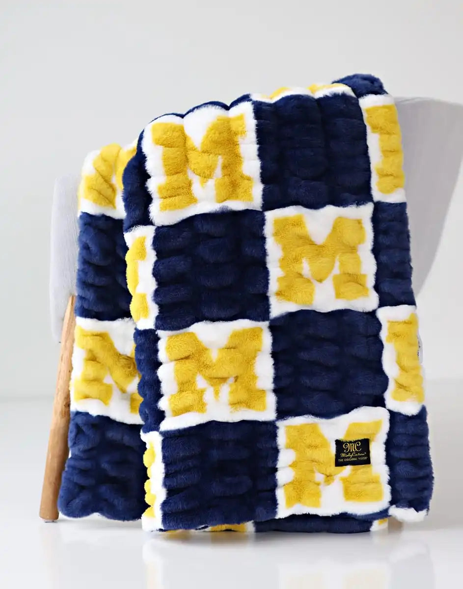 University of Michigan Wolverines Blanket - Hugs