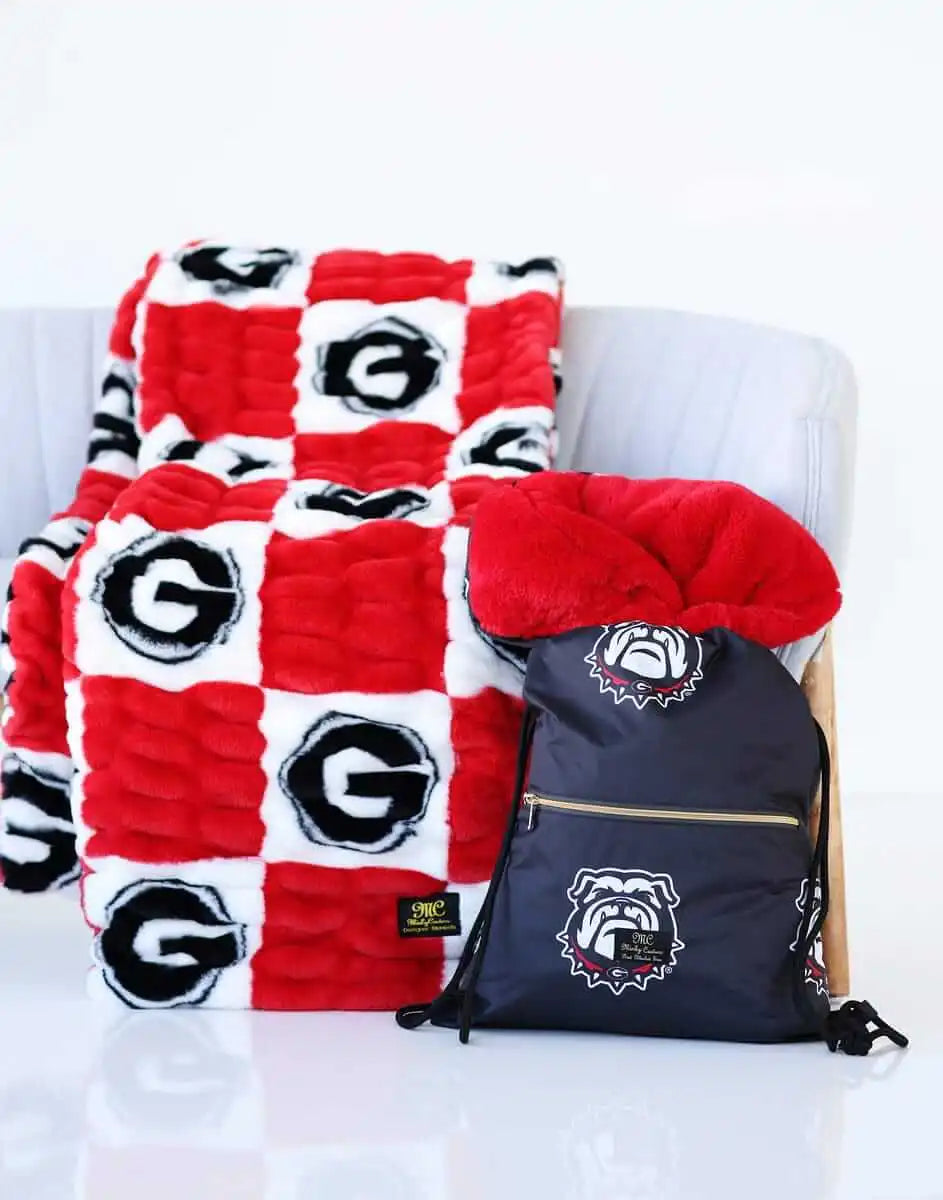 Georgia Bulldogs Hooded Stadium Everywhere Blanket