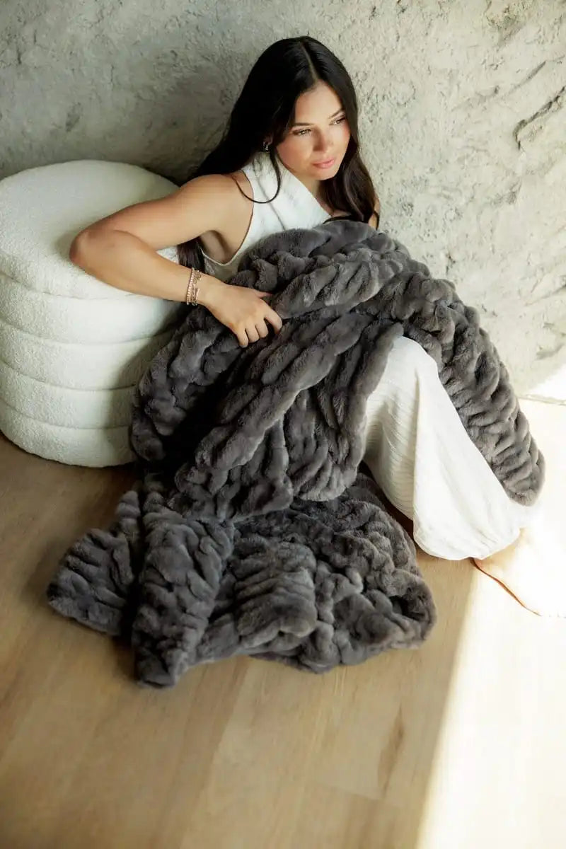 Hugs Charcoal Blanket