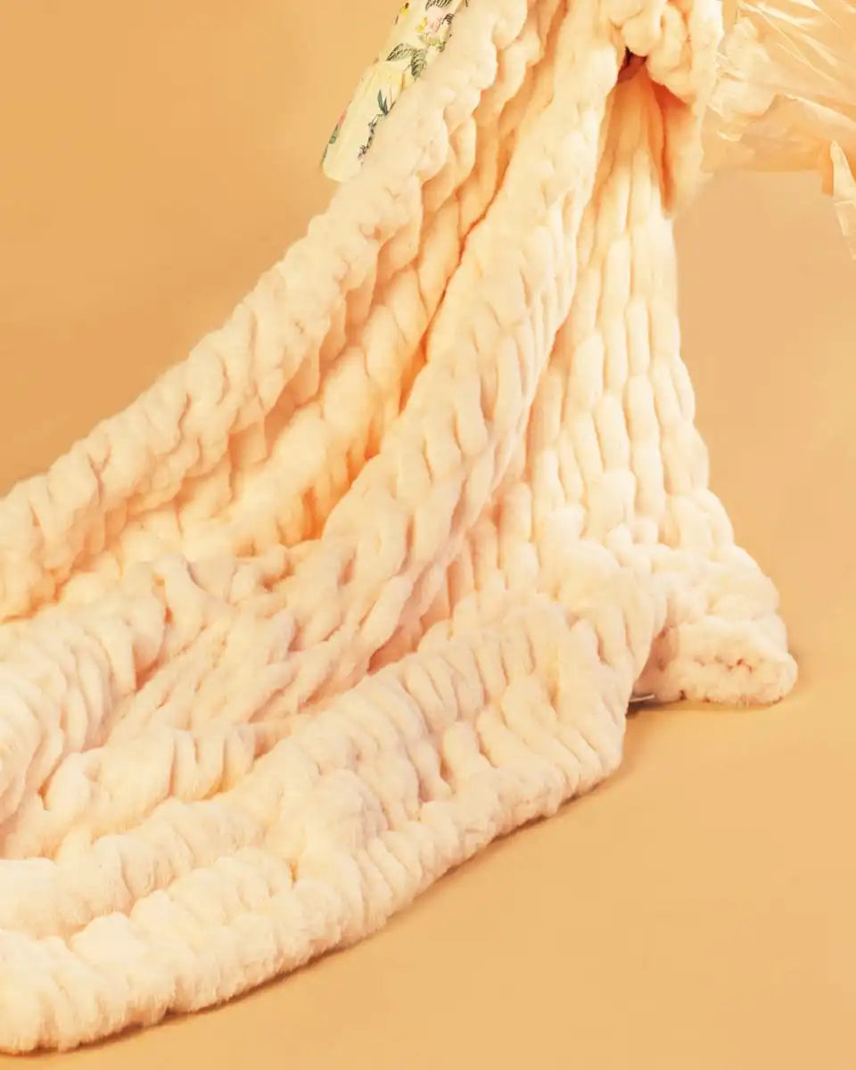 Hugs Light Powder Puff Blanket