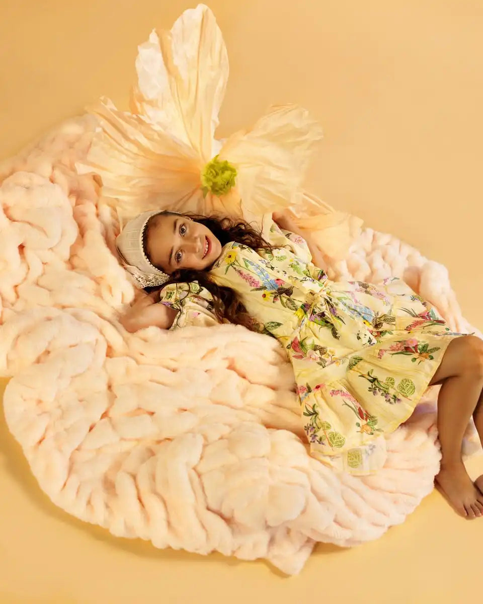 Hugs Light Powder Puff Blanket