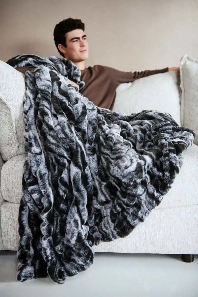 Hugs Marble Onyx Blanket