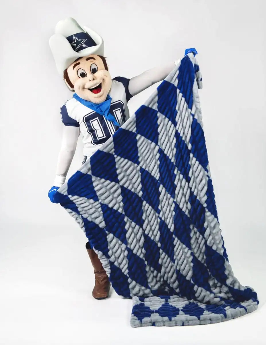 Hugs Dallas Diamond Blanket