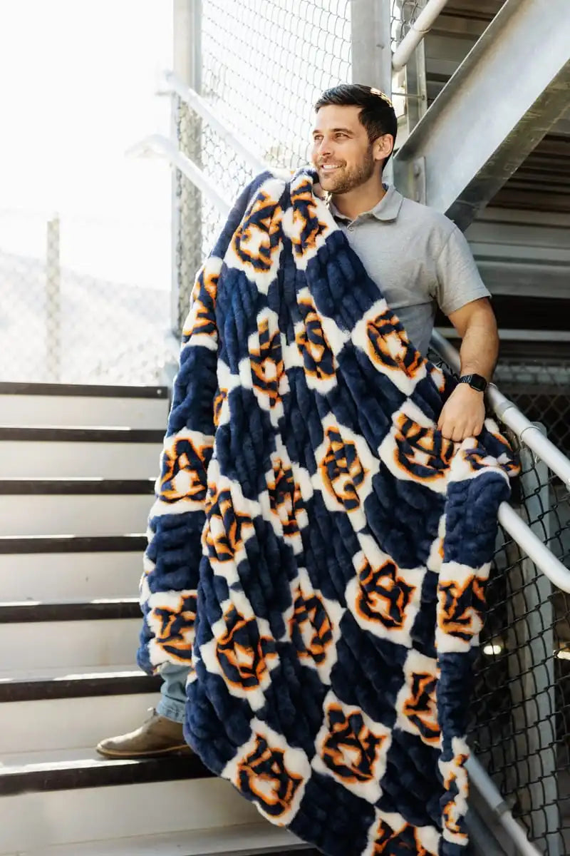 Auburn Tigers Blanket - Hugs