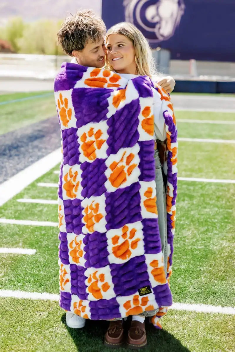 Clemson University Tigers Blanket - Hugs